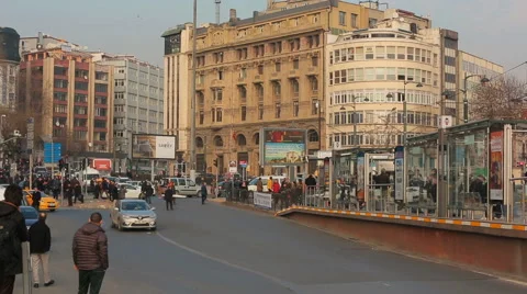 Traffic on Karakoy square and Galata Bridge, Istanbul Stock Footage 59784152