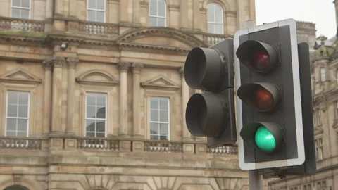 Traffic light changing from green to red Vidéo 144295496