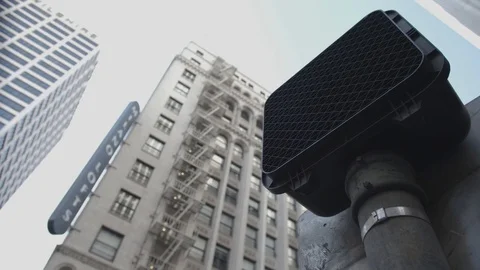 Traffic light in downtown 스톡 동영상 103103965