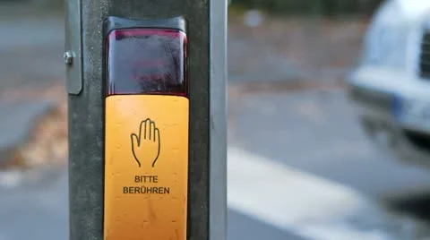 At the traffic light Vidéo 8944947