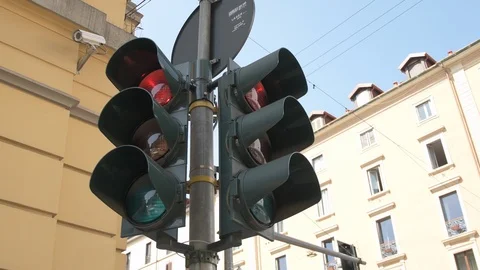 Traffic light Stock Footage 112227911