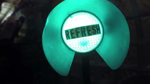 Traffic Light Green Go Refresh, 4K Stock Footage 53424913