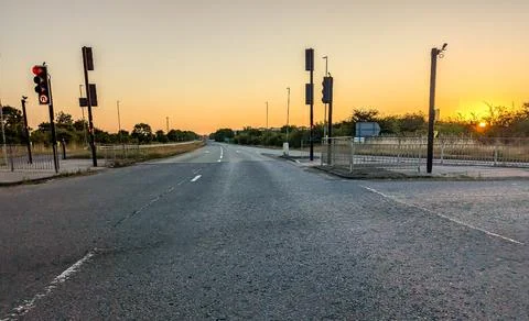 A Traffic Light Intersection That Is Automatically Controlled With Light Se.. Foto stock