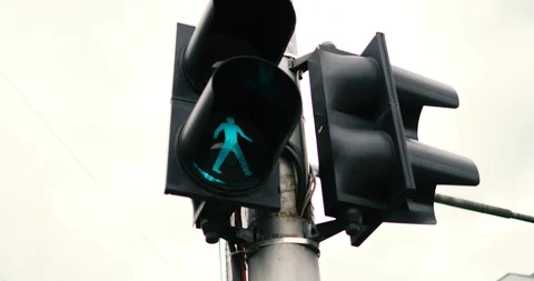 Traffic light in Timișoara 動画素材 94671486