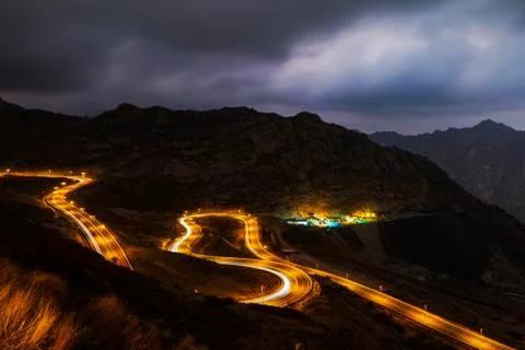 Traffic light trails along the zig zag road in Al Hada, Taif region of Saudi Ara 스톡 사진