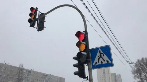 The traffic light works outside in the winter. Stock Footage 103736801