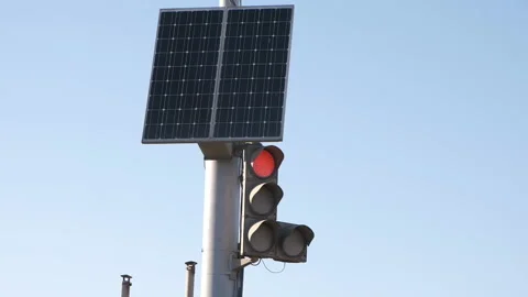 Traffic light Works red and switches to green. Stock Footage 138512745