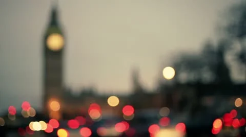 Traffic lights bokeh under the Big Ben, London, at sunset Vídeo Stock 15996159