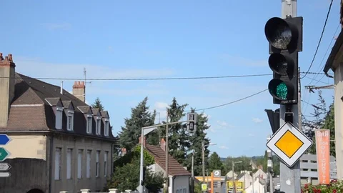 Traffic lights changing color Video stock 77847690