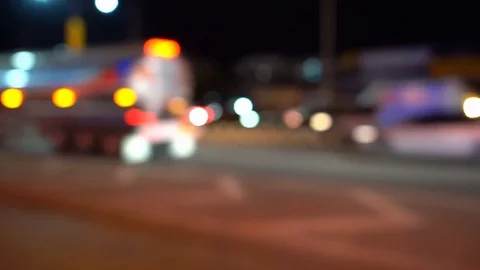Traffic lights, night traffic that blur Stock Footage 114901547
