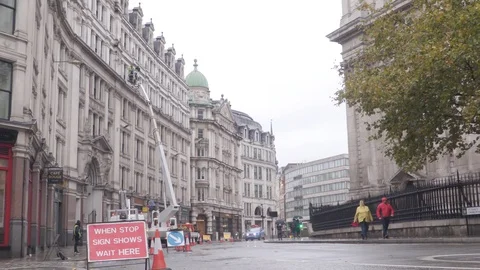 Traffic in London Stock Footage 102000924