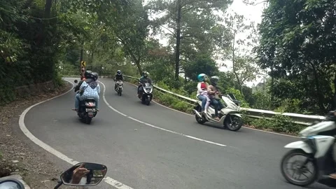 Traffic on mountain highway Stock Footage 218930866