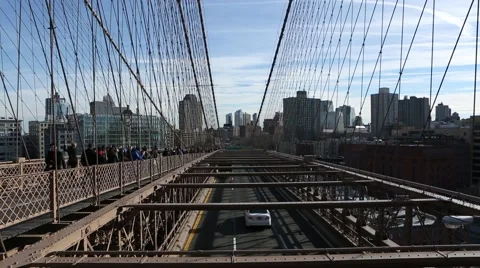 Traffic Moving to Brooklyn on Brooklyn Bridge Video stock 45702113