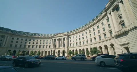 Traffic moving in Front of U.S. Environmental Protection Agency Headquarters Stock Footage 138832195