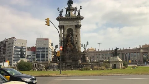 Traffic moving at the Placa de Espana Plaa d'Espanya in Barcelona 스톡 동영상 152201582