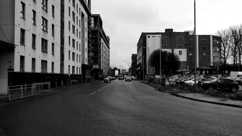 Traffic moving towards the camera 動画素材 171799123