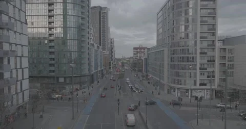 Traffic moving on track surrounding by iconic building in the capital city Stock Footage 170946381