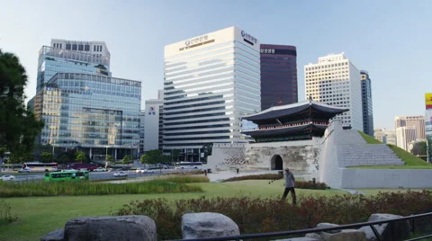 Traffic at Namdaemun Gate in Time Lapse Stock Footage 61630383