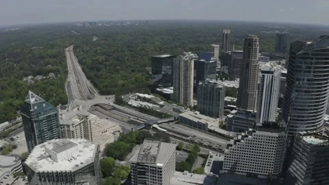 Traffic next to buildings Stock-Footage 160996218