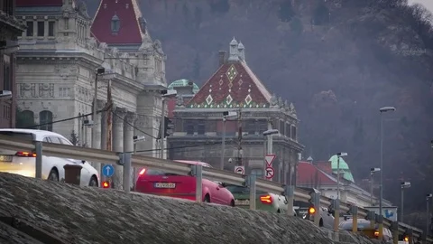 Traffic next to the river 스톡 동영상 71282478