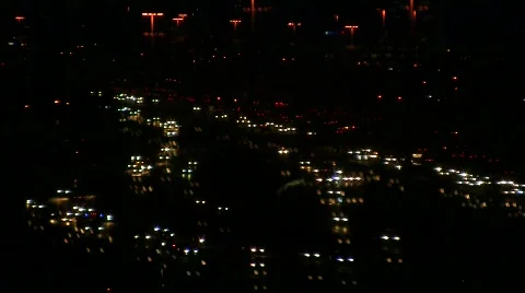 Traffic at Night with Reflections 動画素材 577452