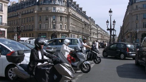 Traffic in Paris Stock Footage 89432348
