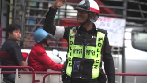 Traffic Policeman in Patong Vídeo Stock 84916341