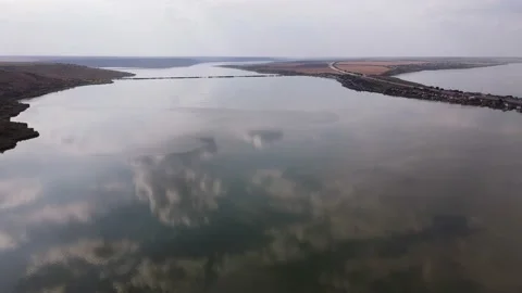 Traffic on the Pontoon Bridge. 库存影片 136043978