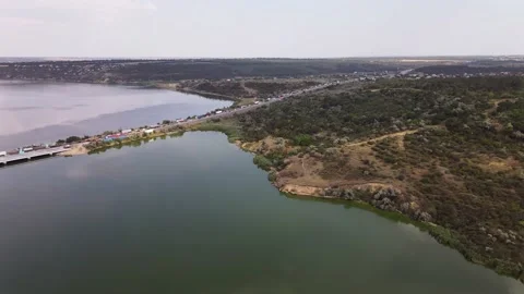 Traffic on the Pontoon Bridge. Vidéo 136044120