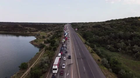 Traffic on the Pontoon Bridge. Vidéo 136044850