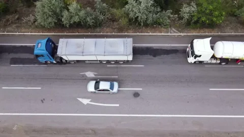 Traffic on the Pontoon Bridge. Vidéo 136044866