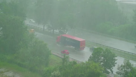 Traffic in the Rain Video stock 157445921