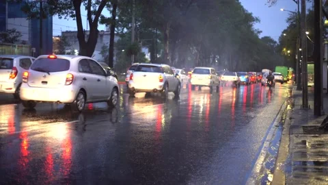 Traffic, rainy afternon in CdMx Vidéo 158826878
