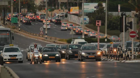 Traffic on redlight and start driving Stock Footage 30240545