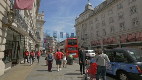 Traffic on Regent Street Video stock 87635817