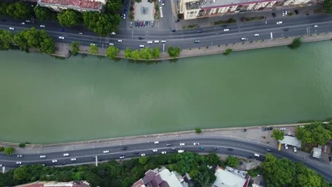 Traffic on the riverside highway Stock Footage 168625737