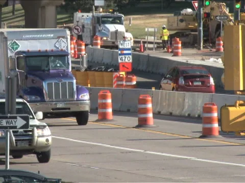 Traffic in Road Construction Zone SD Видео 3577706