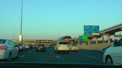 Traffic on the Sheikh Zayed Road Видео 58590564