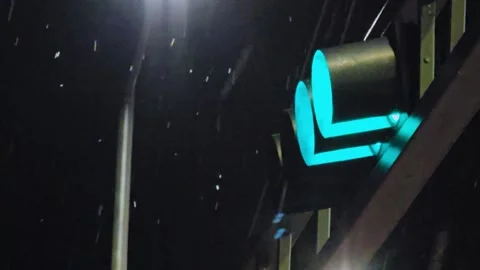 Traffic signs to control traffic intersection Vídeos de archivo 325522926