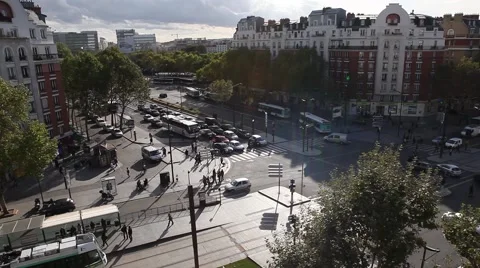Traffic on streets in Paris Stock Footage 62874749