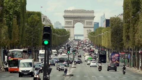 Traffic on the streets of Paris Stock Footage 99182695