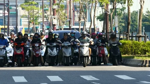 Traffic in the streets of Taipei Stock Footage 71328425
