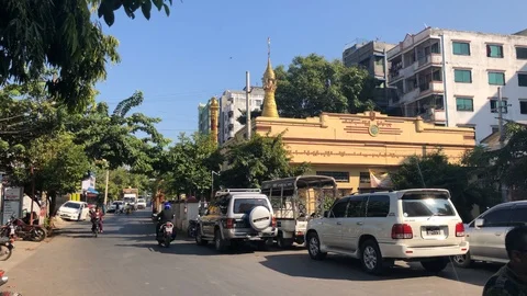 Traffic on the streets of Yangon Stock Footage 122364422