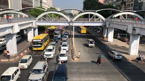 Traffic on the streets of Yangon Stock Footage 122815921