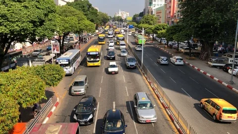 Traffic on the streets of Yangon Stock Footage 122815955