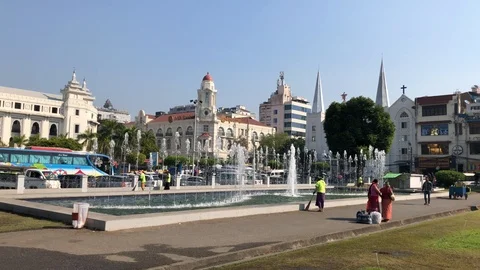 Traffic on the streets of Yangon Stock Footage 122817226