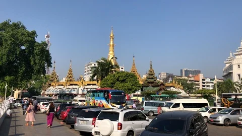 Traffic on the streets of Yangon Stock Footage 122818320