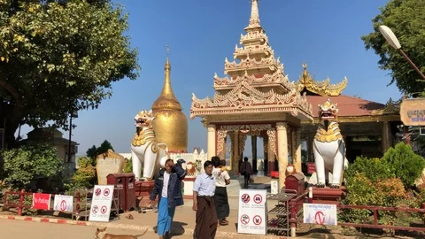 Traffic on the streets of Yangon Stock Footage 122875697