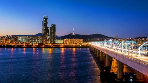 Traffic Time lapse at Dongjak Bridge in Seoul City, South Korea. Stock Footage 81736892