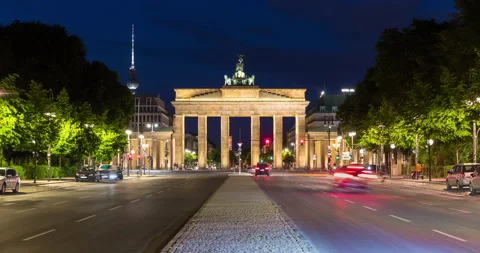 Traffic timelapse at Brandenburg Gate Berlin at night Stock Footage 135909896